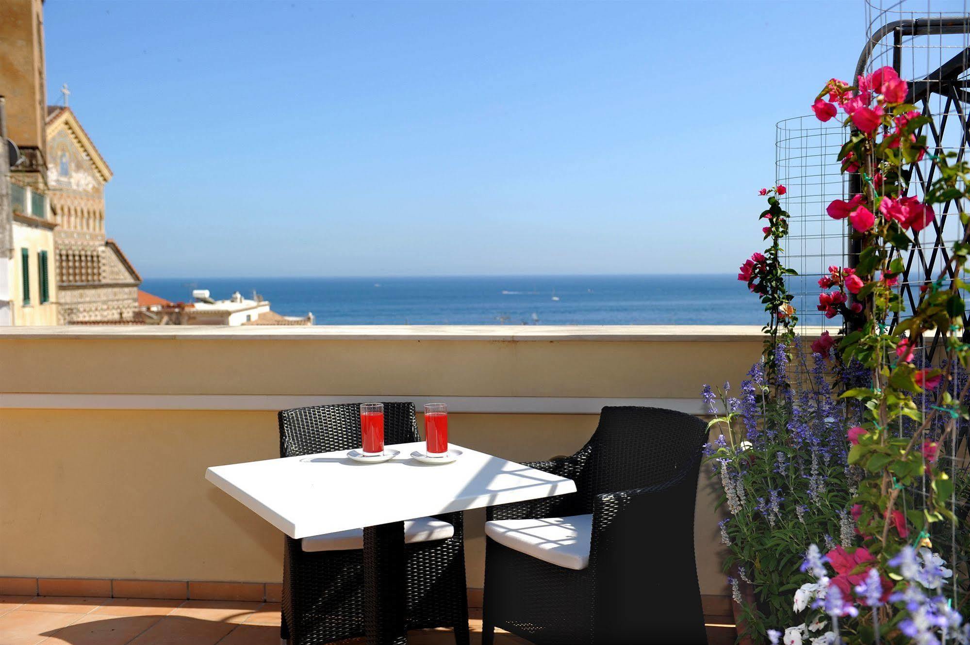 Albergo L'Antico Convitto Amalfi Exterior photo