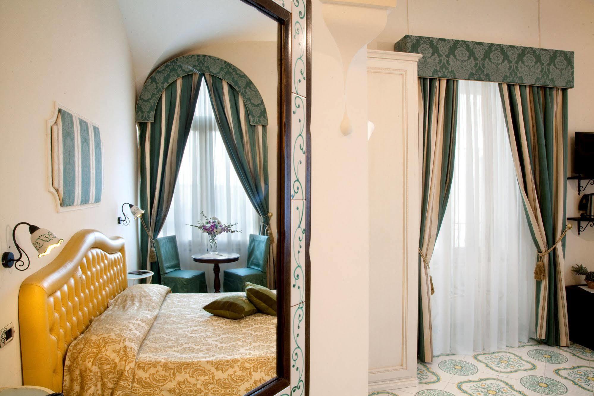 Albergo L'Antico Convitto Amalfi Exterior photo